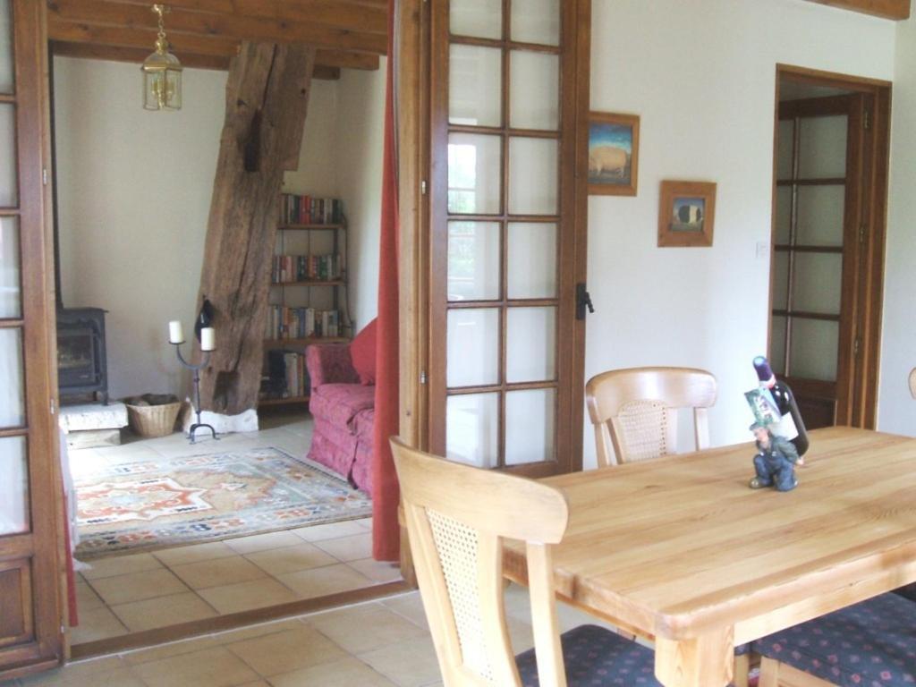 فيلا Gite Chez Marot Varaignes الغرفة الصورة